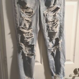 American Eagle Mom Jeans distressed size 10